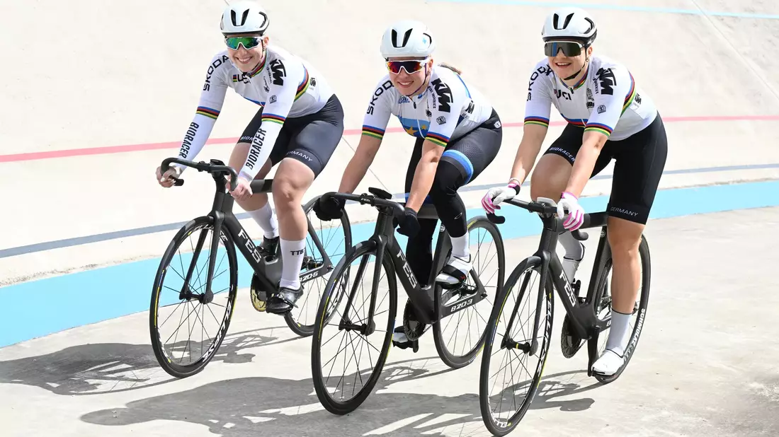 Die deutschen Teamsprinterinnen Pauline Grabosch, Emma Hinze und Lea Sophie Friedirch (v.l) haben Olympia-Gold im Visier. - Bild: Bernd Weißbrod/dpa
