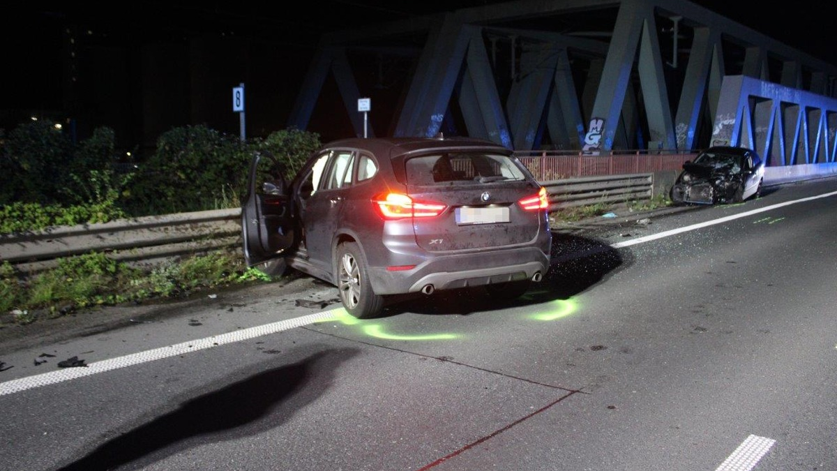 POL-NE: Zwei Verletzte nach Frontalzusammenstoß - Foto: presseportal.de