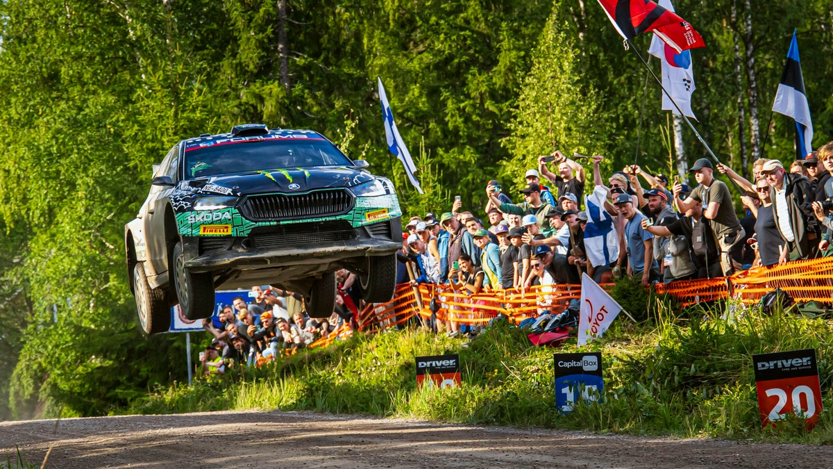 Rallye Finnland: Škoda Fahrer Oliver Solberg baut mit drittem Saisonsieg seine WRC2-Tabellenführung aus - Foto: presseportal.de