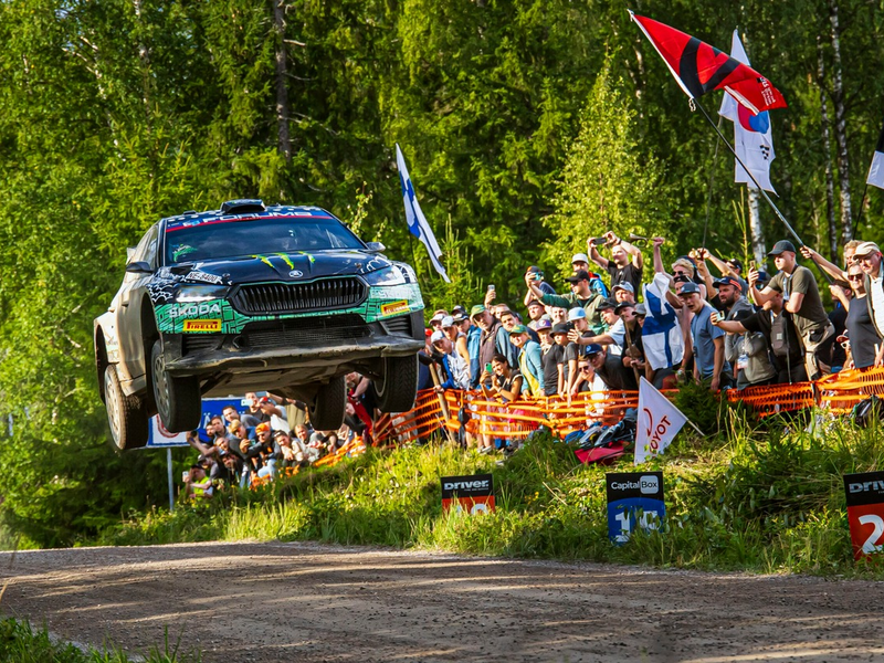 Rallye Finnland: Škoda Fahrer Oliver Solberg baut mit drittem Saisonsieg seine WRC2-Tabellenführung aus - Foto: presseportal.de