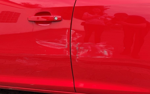 POL-PDKL: Wer hat den roten Opel Corsa beschädigt? - Foto: presseportal.de