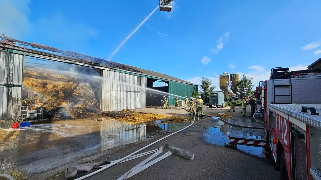 FW-KLE: Brand an einem landwirtschaftlichen Betrieb - Bild: presseportal.de