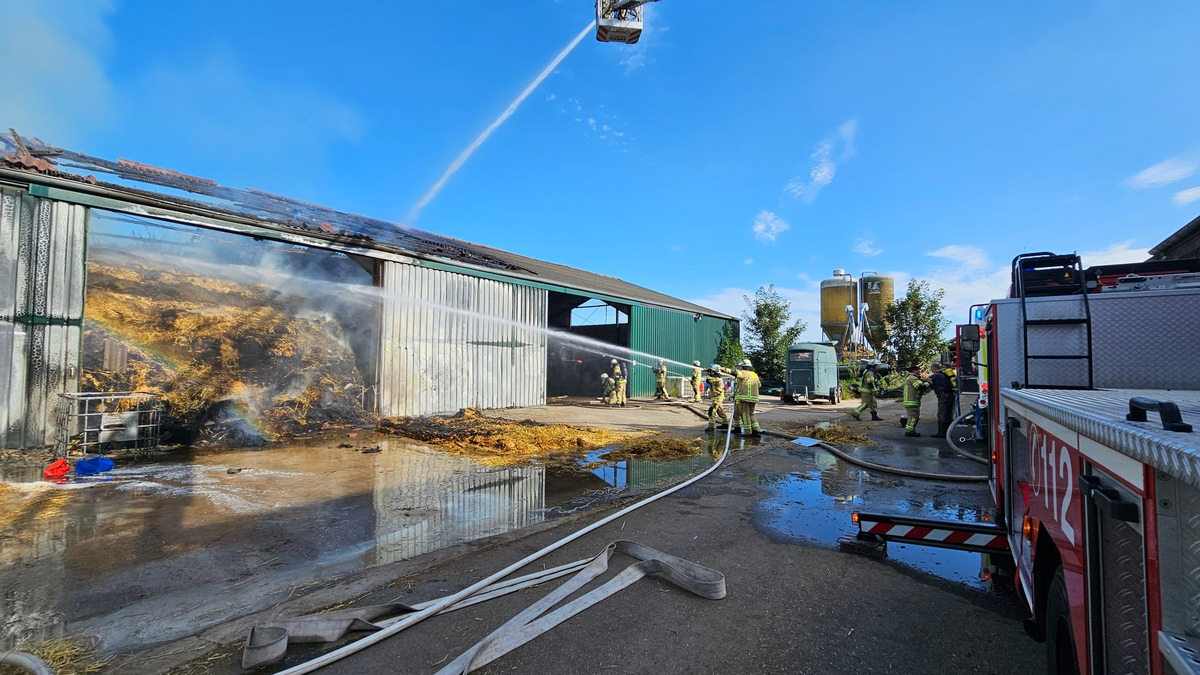 FW-KLE: Brand an einem landwirtschaftlichen Betrieb - Foto: presseportal.de