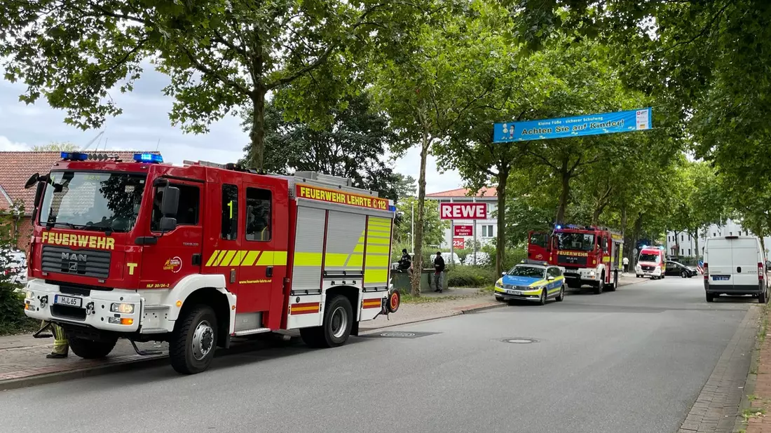 FW Lehrte: Zwei Feuerwehreinsätze im Stadtgebiet Lehrte zur selben Zeit - Bild: presseportal.de