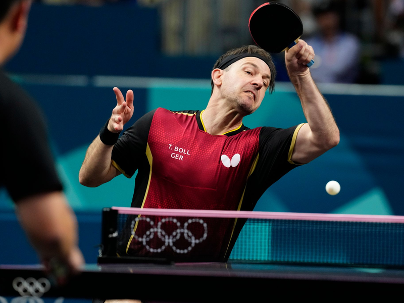 Timo Boll startet erfolgreich in seine letzten Olympischen Spiele. - Foto: Petros Giannakouris/AP