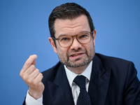 «Es wird keine Befugnisse zum heimlichen Schnüffeln in Wohnungen geben», sagt Justizminister Marco Buschmann. (Archivbild) - Foto: Britta Pedersen/dpa