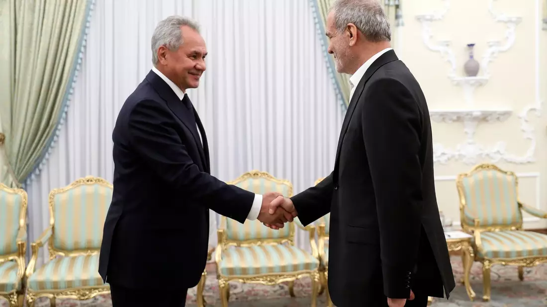 Russland will dem Iran angeblich bei der Luftabwehr helfen. - Bild: Uncredited/Iranian Presidency Office/AP/dpa