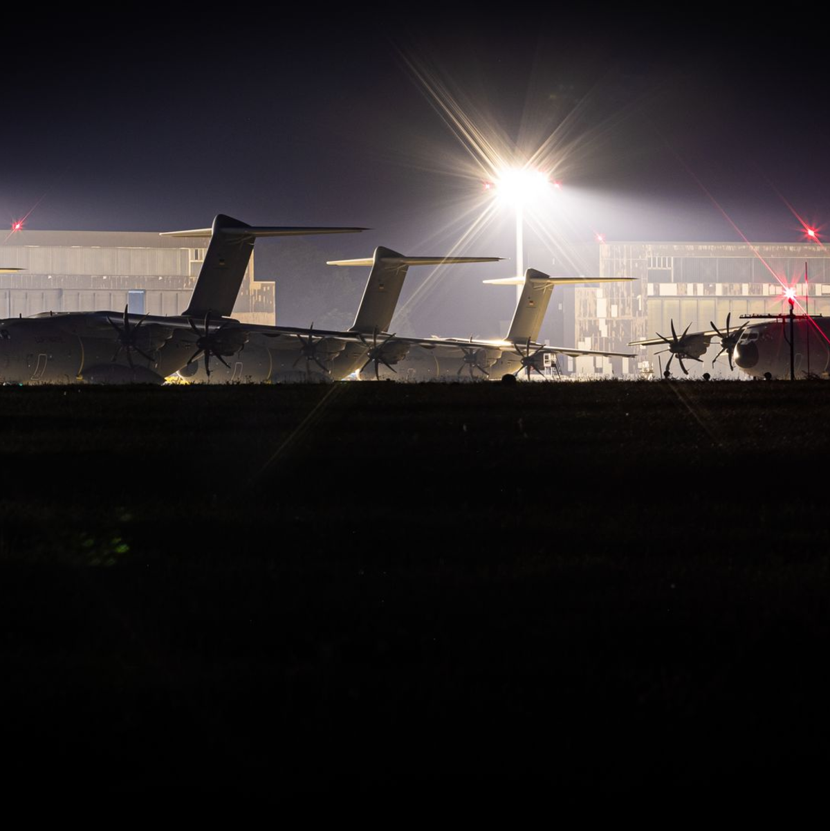 Die Bundeswehr ist bereit für einen Evakuierungseinsatz.  - Foto: Moritz Frankenberg/dpa