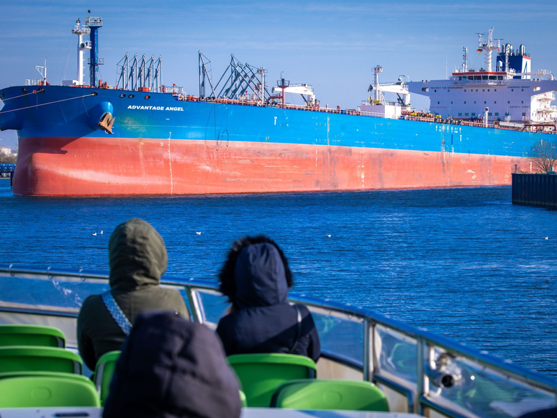 Mineralöl trug im ersten Halbjahr 2024 mehr als ein Drittel der in Deutschland verbrauchten Energie bei. - Foto: Jens Büttner/dpa