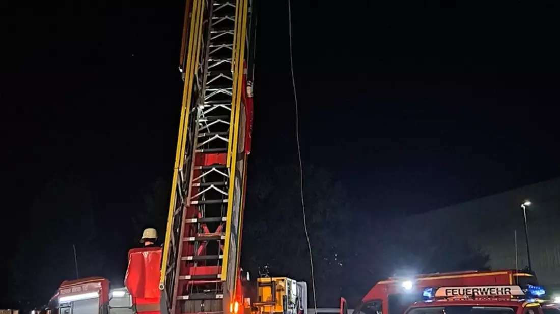 FW-M: Gasgeruch sorgt für Großeinsatz (Aubing) - Bild: presseportal.de
