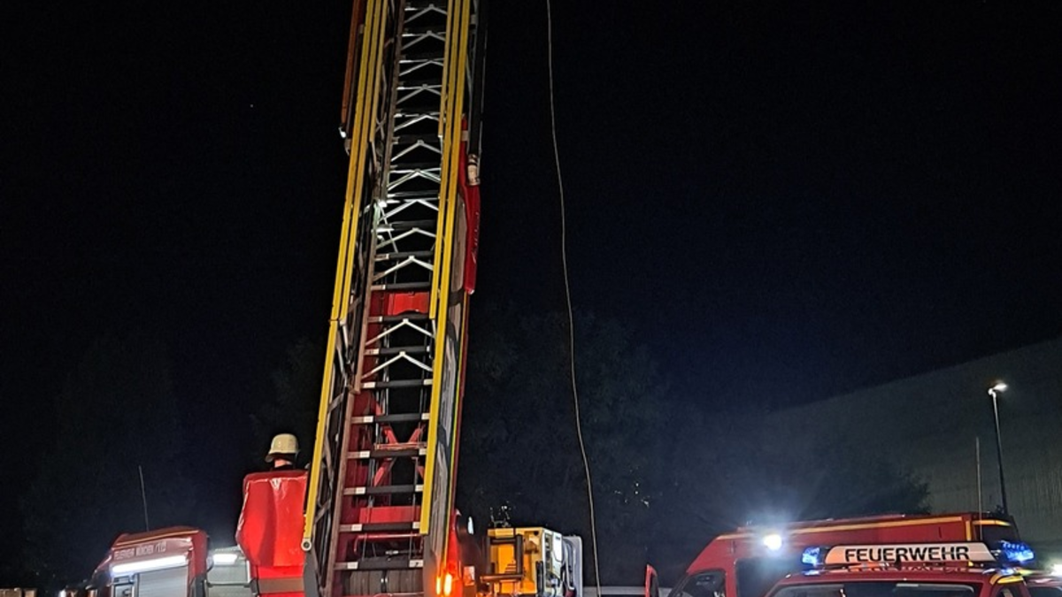 FW-M: Gasgeruch sorgt für Großeinsatz (Aubing) - Foto: presseportal.de
