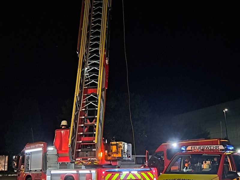 FW-M: Gasgeruch sorgt für Großeinsatz (Aubing) - Foto: presseportal.de