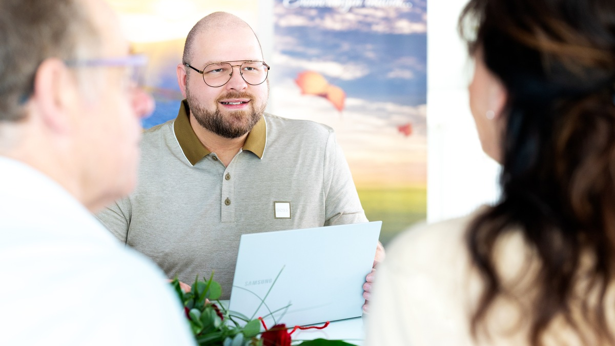 Bestattungsvorsorge: Warum Maiko Maaz von Wiegmann & Maaz Bestattungen eine Absicherung für den Trauerfall dringend empfiehlt - Foto: presseportal.de