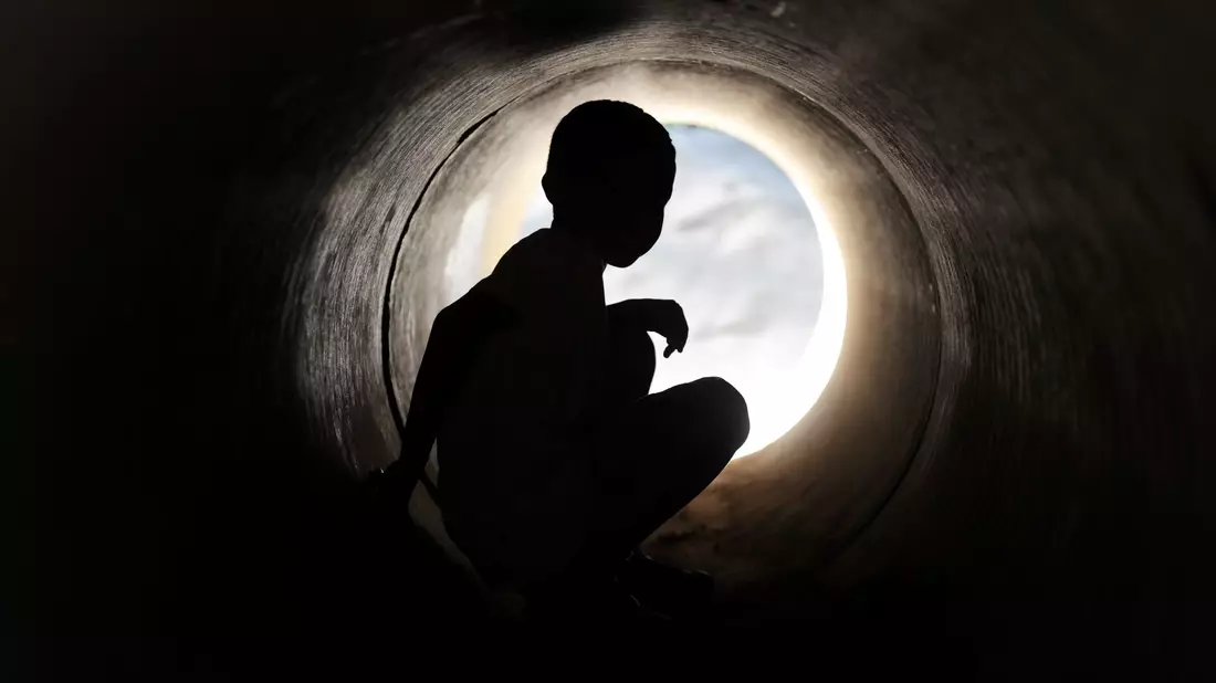 81.000 Kinder und Jugendliche wurden im Jahr 2022 wegen psychischer Erkrankungen stationär in Kliniken behandelt. (Symbolbild) - Bild: Arne Dedert/dpa/dpa-tmn