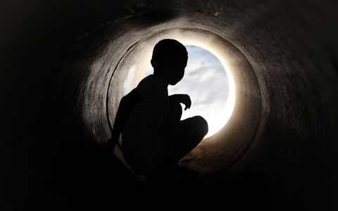 81.000 Kinder und Jugendliche wurden im Jahr 2022 wegen psychischer Erkrankungen stationär in Kliniken behandelt. (Symbolbild) - Foto: Arne Dedert/dpa/dpa-tmn