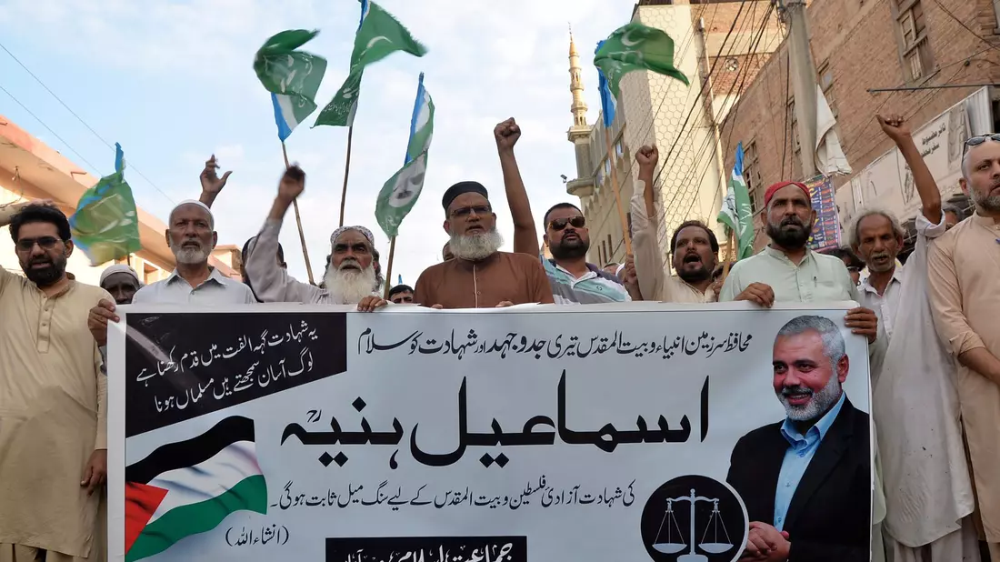 Intensive Ermittlungen habe es nach der Tötung des politischen Hamas-Chefs Ismail Hanija zwar gegeben, aber keine Festnahmen, betont Irans Justiz. (Archivbild) - Bild: Pervez Masih/AP/dpa