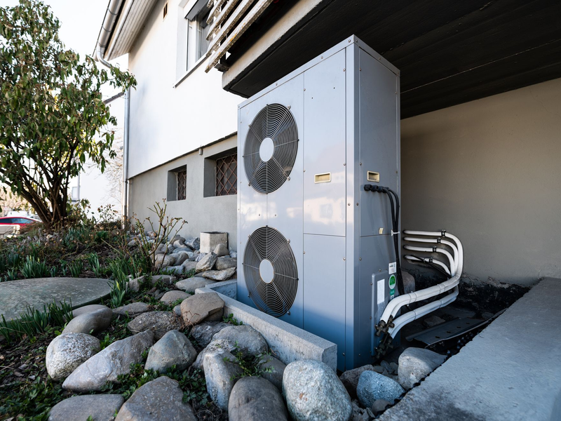 Wie kann ich erneuerbare Energien in meinem Haus nutzen? Bei solchen Fragen hilft die Energieberatung. (Archivbild) - Foto: Silas Stein/dpa