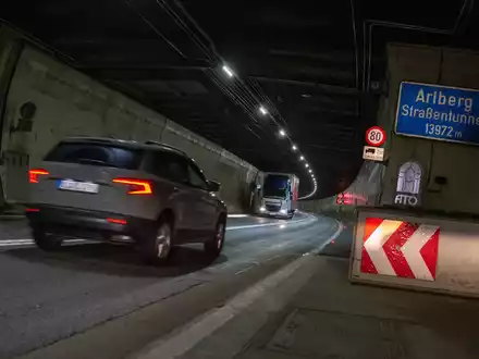 Der Arlbergtunnel soll pünktlich zur Wintersaison wieder eröffnet werden. - Foto: Zeitungsfoto.At/Liebl Daniel/apa/dpa