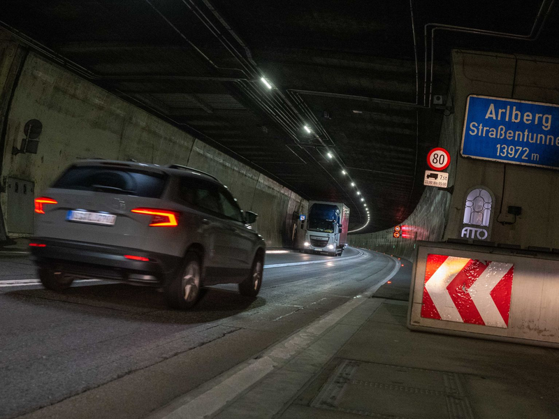 Der Arlbergtunnel soll pünktlich zur Wintersaison wieder eröffnet werden. - Foto: Zeitungsfoto.At/Liebl Daniel/apa/dpa