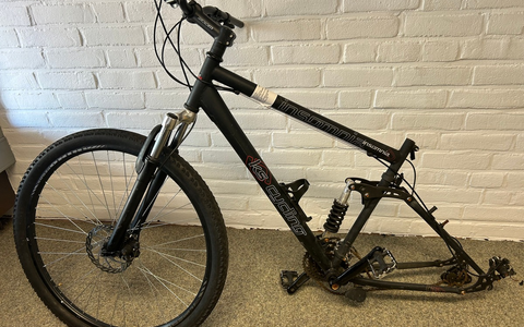 POL-DH: --- Bassum, Polizei sucht Zeugen nach Verkehrsunfall - Syke, Pkw Insassen flüchten --- - Foto: presseportal.de