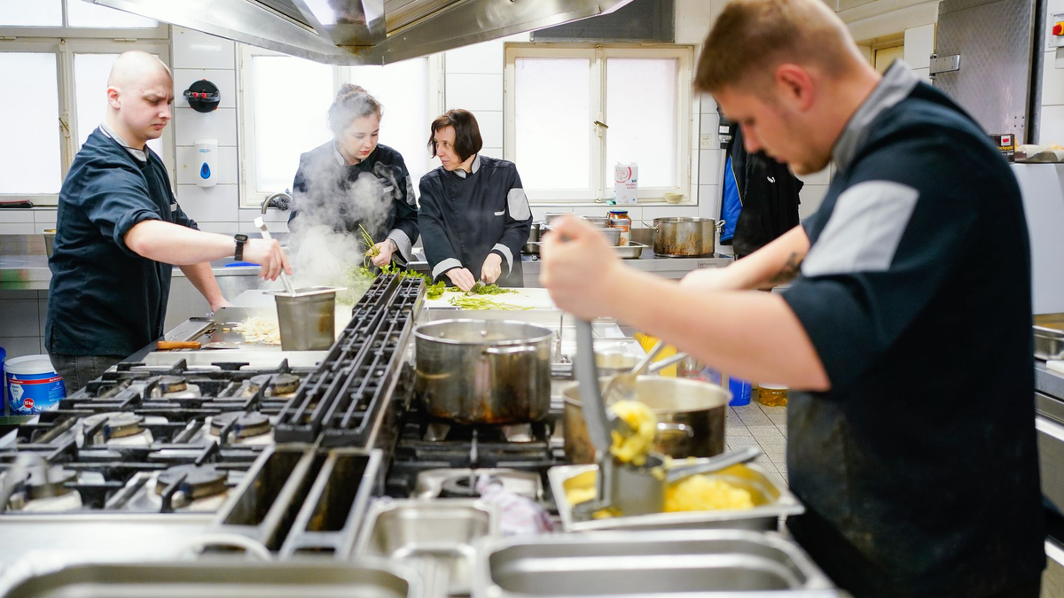 Der Küchenanbieter Rational legt zu (Archivfoto). - Foto: Uwe Anspach/dpa