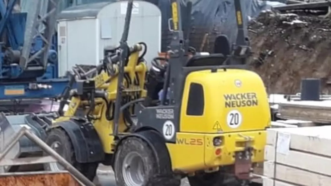 POL-GÖ: (299/2024) Unbekannte entwenden Bagger von Baustelle in Reinhausen - Zeugen gesucht - Bild: presseportal.de