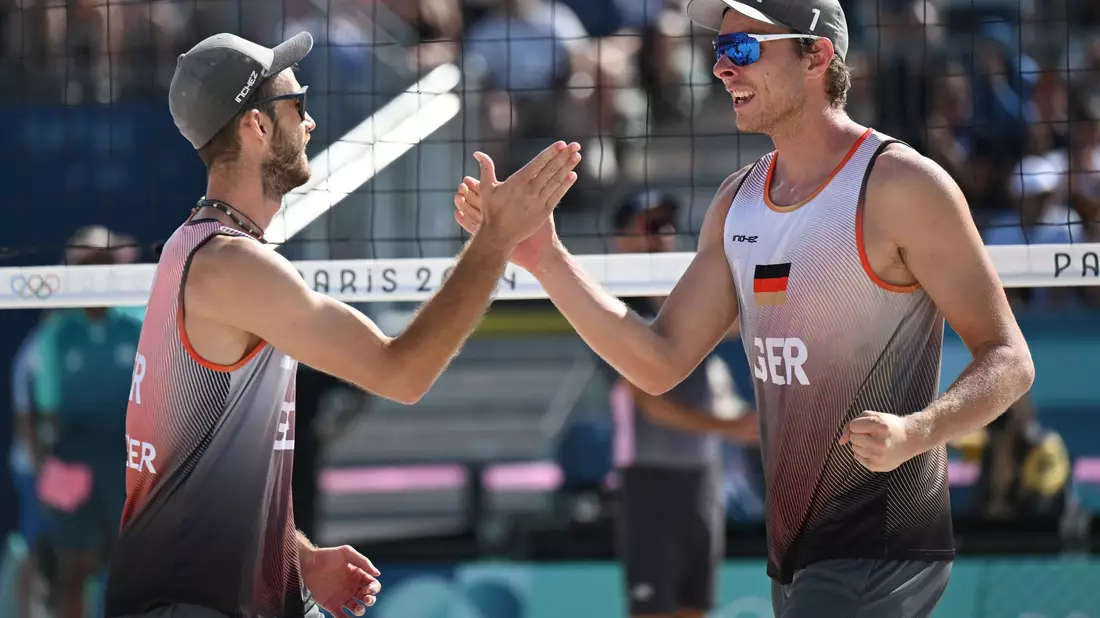 Nils Ehlers (r) zeigt in den letzten zwei Jahren eine starke Entwicklung. - Bild: Marijan Murat/dpa