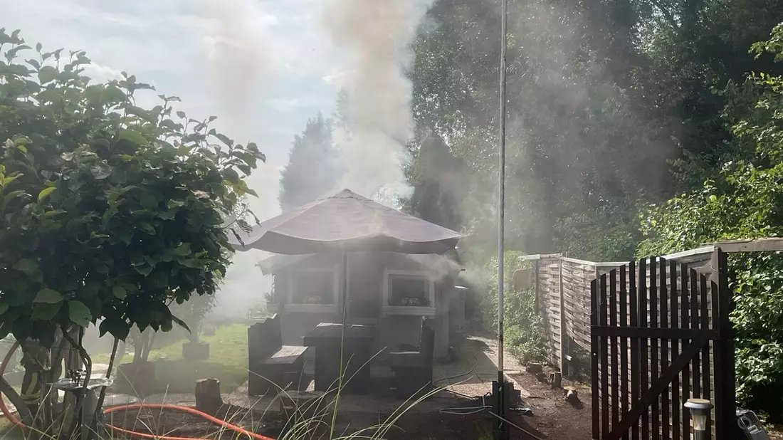 FW-DO: Feuer in Dortmund Hostedde / Brand eine Gartenlaube - Bild: presseportal.de