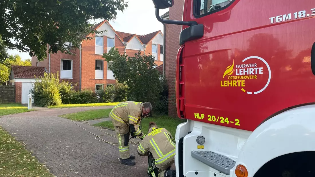 FW Lehrte: Angebranntes Essen löst Feuerwehreinsatz aus - Bild: presseportal.de