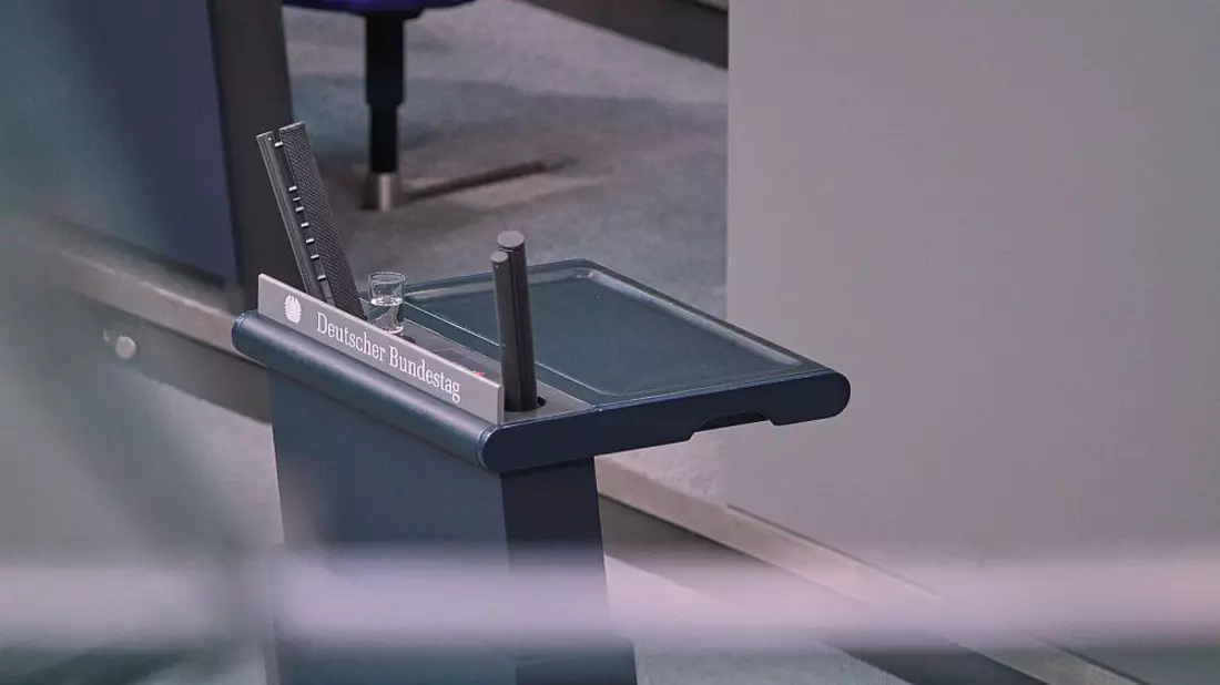 Rednerpult im Deutschen Bundestag (Archiv) - Bild: über dts Nachrichtenagentur