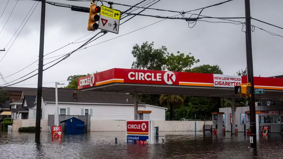 Am Donnerstag soll «Debby» erneut auf Land treffen. Besonders die Staaten South Carolina und North Carolina rüsten sich für weitere Regenfälle. - Bild: Henry Taylor/The Post And Courier/AP/dpa
