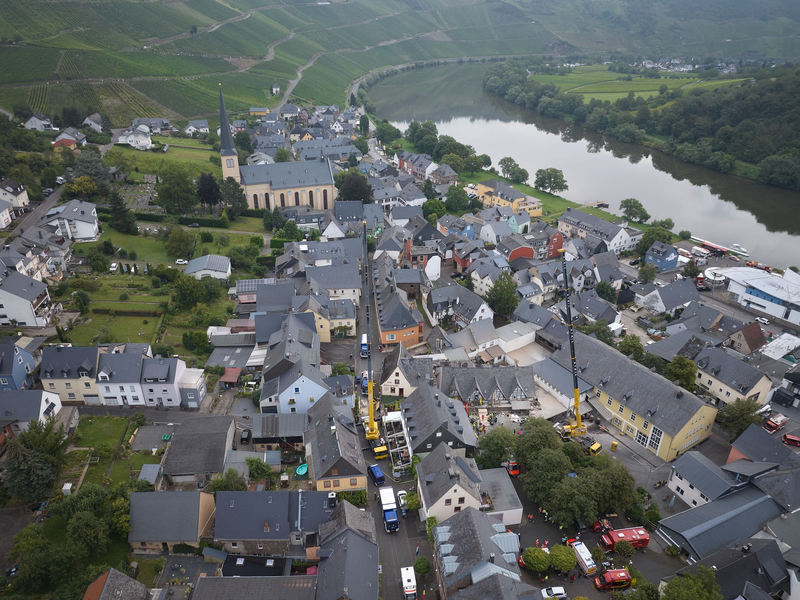 Das Vorderhaus des eingestürzten Hotels ist ein Kulturdenkmal. - Foto: Thomas Frey/dpa