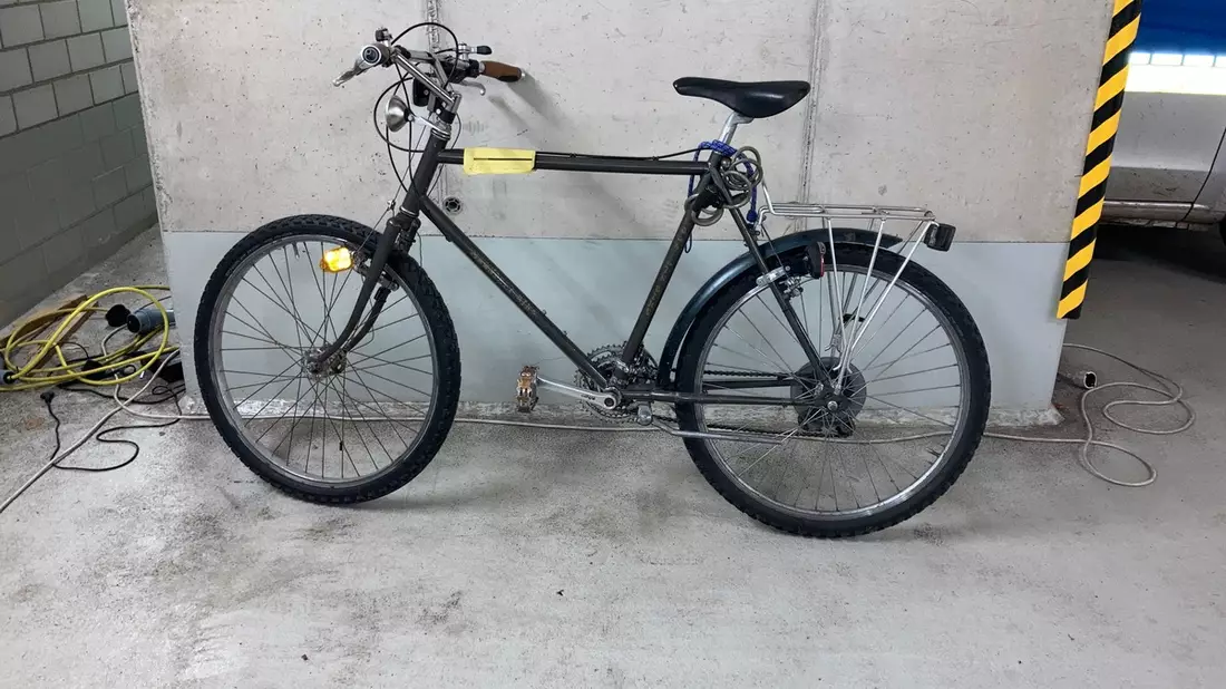 POL-DA: Darmstadt: Polizei sucht Besitzer eines grauen Fahrrads aus dem Herrngarten / Wer erkennt sein Fahrrad? - Bild: presseportal.de