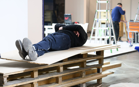 Der deutschen Wirtschaft mangelt es an Aufträgen. - Foto: Julian Stratenschulte/dpa