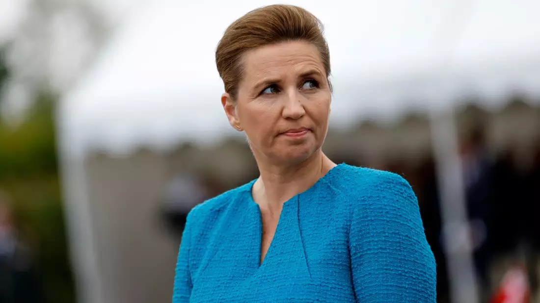 Nach Schlag auf Dänemarks Ministerpräsidentin Mette Frederiksen wir der Täter verurteilt. (Archivbild) - Bild: Jeremias Gonzalez/AP/dpa