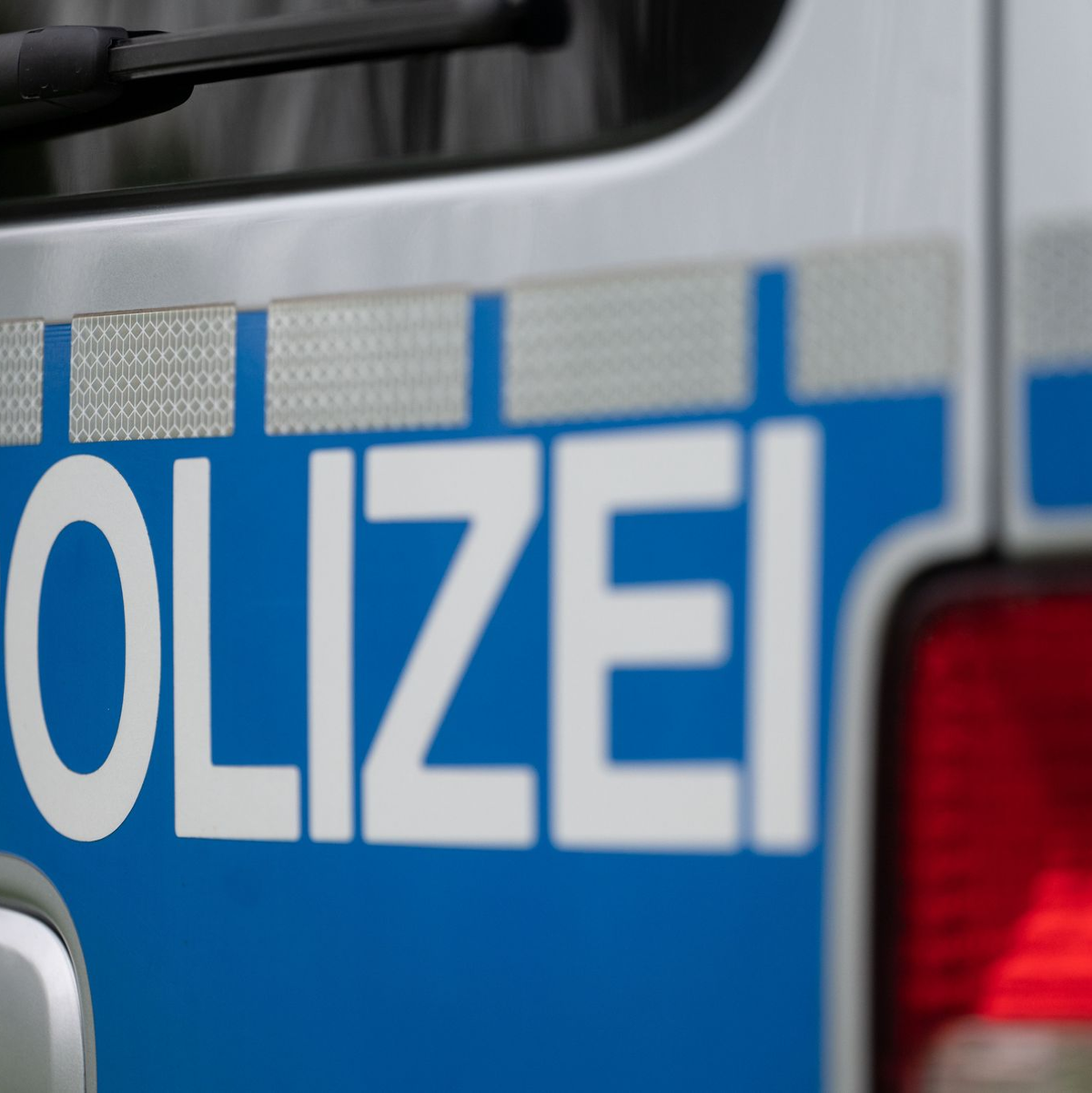Die Polizei ist in Notzingen im Einsatz. (Symbolbild) - Foto: Marijan Murat/dpa
