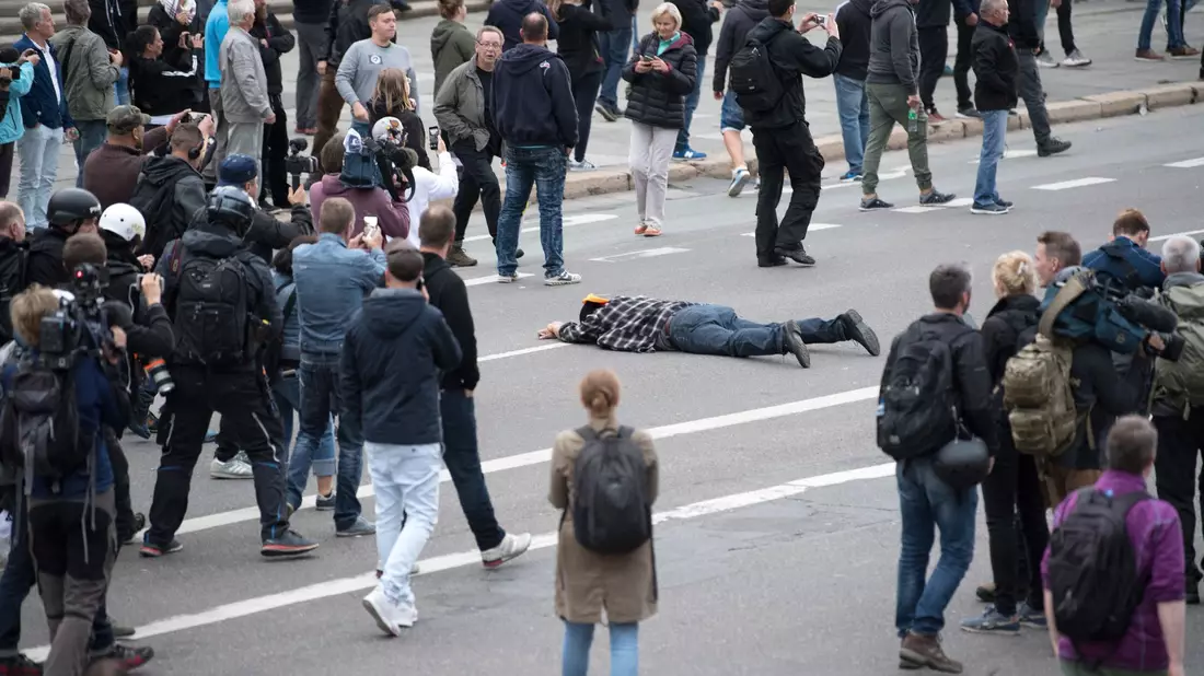 Proteste und Ausschreitungen in Chemnitz 2018. (Archivbild) - Bild: Ralf Hirschberger/dpa