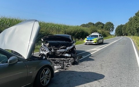 POL-CUX: Verkehrsunfall in Bad Bederkesa - zwei Personen leicht verletzt - PKW mit Totalschaden (Lichtbild in der Anlage) - Foto: presseportal.de