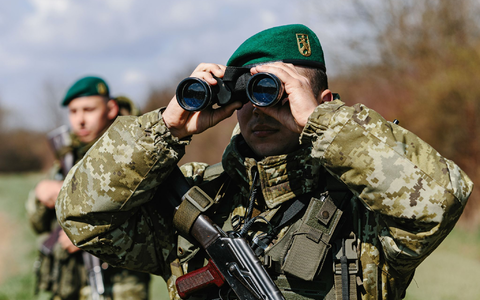 Der ukrainische Grenzschutz hindert immer wieder kriegsunwillige Wehrpflichtige an der Flucht über die Westgrenzen des Landes. (Archivbild) - Foto: -/Ukrinform/dpa