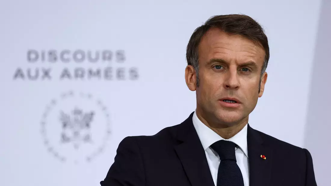 Frankreichs Präsident Emmanuel Macron dring bei Irans neuem Präsidenten Massud Peseschkian auf Deeskalation. (Archivbild) - Bild: Stephanie Lecocq/Reuters Pool/AP/dpa