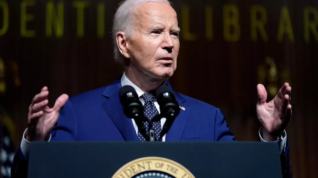 Man könne sein Land nicht nur lieben, wenn man gewinne, sagt Biden. (Archivbild) - Bild: Manuel Balce Ceneta/AP/dpa