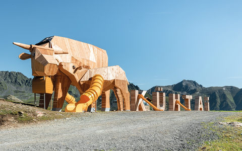 Holz-Kuh lockt junge Gäste ins Kühtai - Foto: presseportal.de