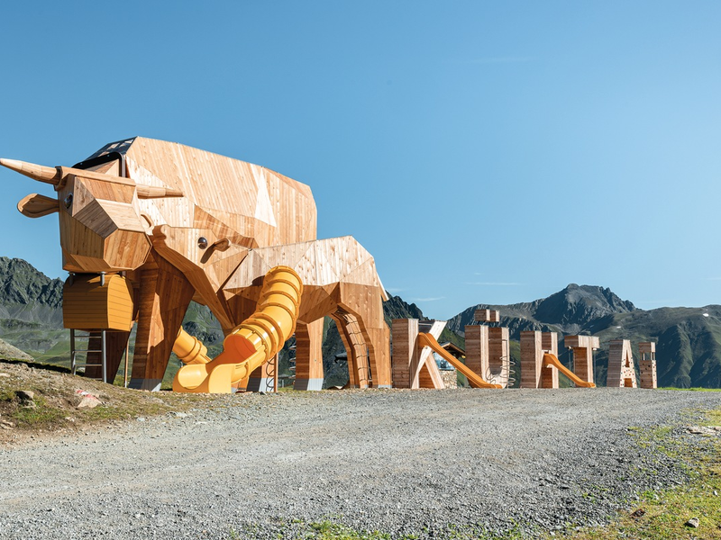 Holz-Kuh lockt junge Gäste ins Kühtai - Foto: presseportal.de