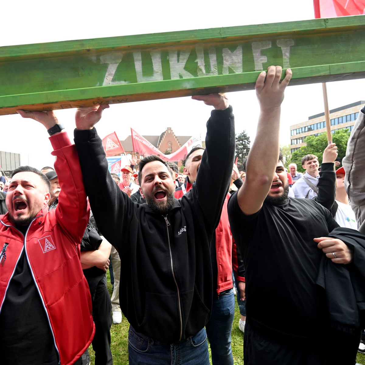 Deutschlands größter Stahlerzeuger Thyssenkrupp Steel steht vor einem Umbau. - Foto: Federico Gambarini/dpa