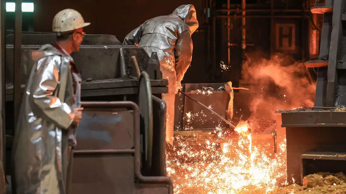Deutschlands größter Stahlerzeuger Thyssenkrupp Steel steht vor einem Umbau. - Bild: Oliver Berg/dpa
