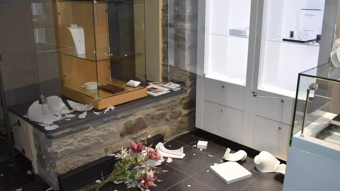 POL-AC: Geschäftseinbruch in der Eifel - Täter flüchten - Bild: presseportal.de