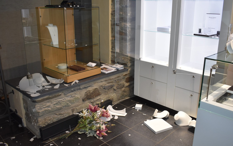 POL-AC: Geschäftseinbruch in der Eifel - Täter flüchten - Foto: presseportal.de