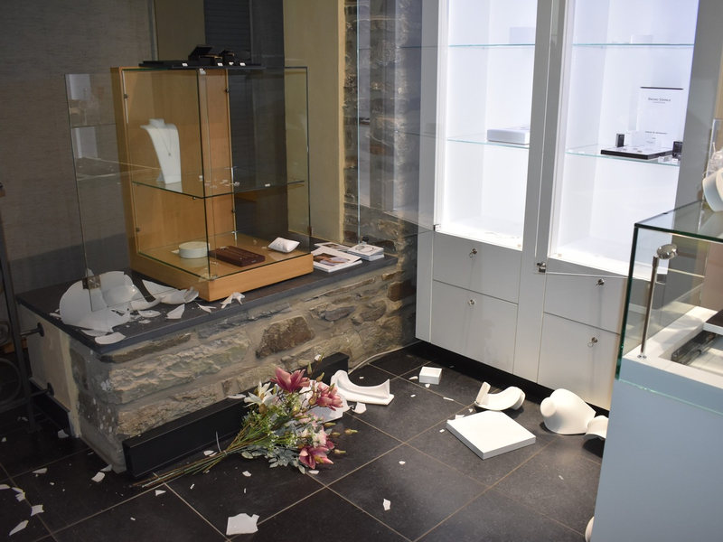 POL-AC: Geschäftseinbruch in der Eifel - Täter flüchten - Foto: presseportal.de