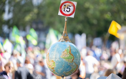 Viele Forschende fordern, die globale Erwärmung dringend auf 1,5 Grad zu begrenzen. - Foto: Boris Roessler/dpa
