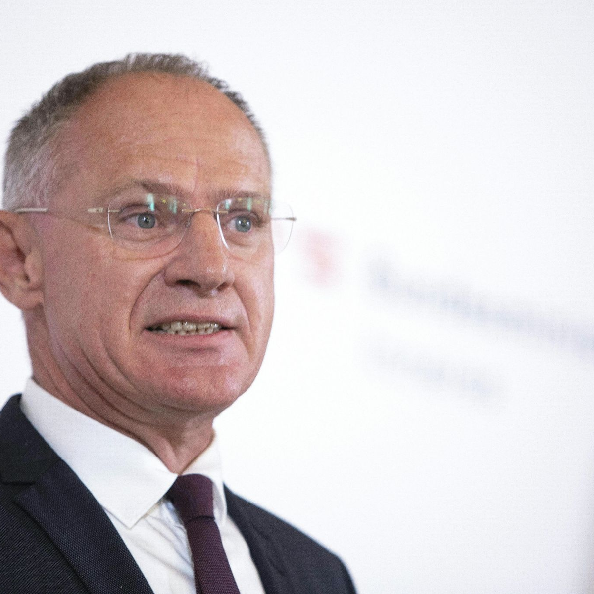 Innenminster Karner sagt: «Eine Tragödie wurde in Wien abgewendet.» - Foto: Alex Halada/APA/dpa